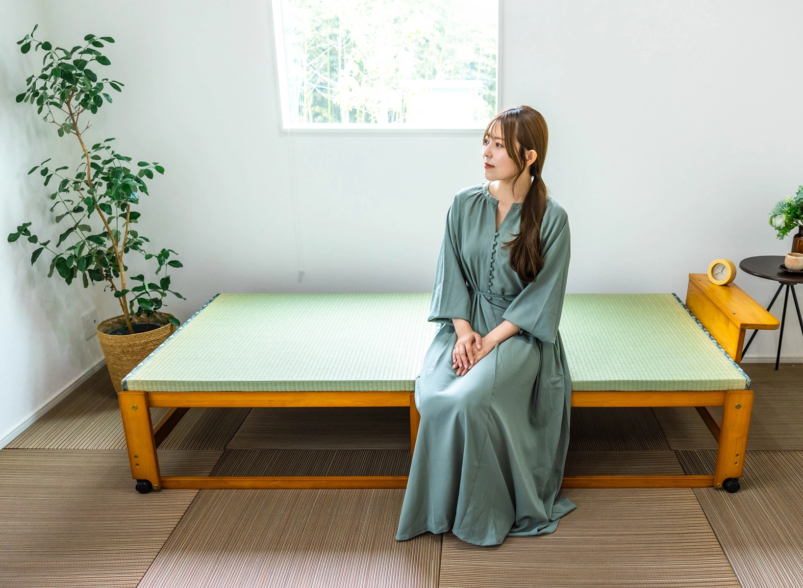 NK-2768］折りたたみベッド畳 ハイタイプ シングル［棚付き］ - 中居木工 